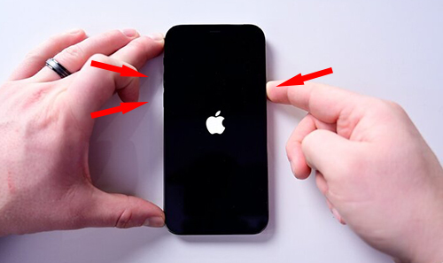 khởi động lại iPhone 12 khởi động lại iPhone 12